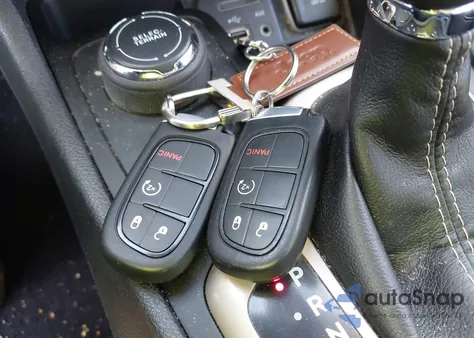 2016 Jeep Cherokee Limited z USA, uszkodzony, nr VIN 1C4PJMDS4GW377758